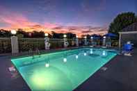 Swimming Pool Hampton Inn Tullahoma