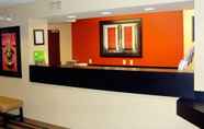 Lobi 7 Extended Stay America Suites Edison Raritan Center