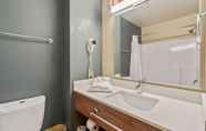 In-room Bathroom 2 Extended Stay America Premier Suites Seattle Bellevue Downtown