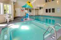 Swimming Pool Comfort Inn Traverse City