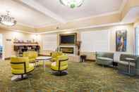 Lobby Comfort Suites Fresno River Park