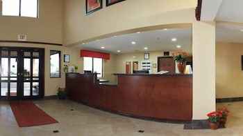 Lobby 4 Econo Lodge Inn & Suites