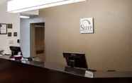 Lobi 6 Sleep Inn & Suites Buffalo Airport