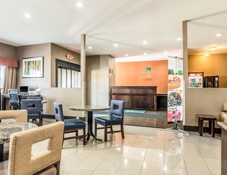 Sảnh chờ 2 Quality Inn & Suites Salem near I-57