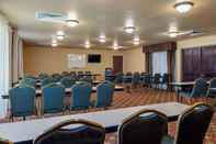 Functional Hall Comfort Inn & Suites Perry National Fairgrounds Area