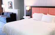 Bedroom 5 Hampton Inn Williamsport-Downtown