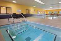 Swimming Pool Best Western Inn & Suites