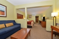 Common Space Comfort Inn & Suites Black River Falls I-94