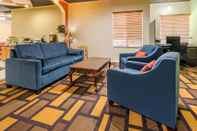 Common Space Quality Inn & Suites Lenexa Kansas City