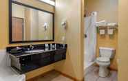 In-room Bathroom 6 Quality Inn & Suites Lenexa Kansas City