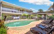 Swimming Pool 2 Comfort Inn Cairns City