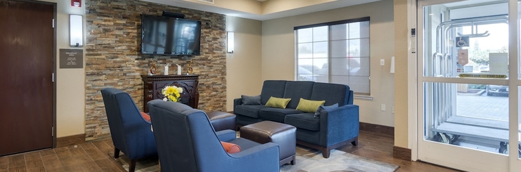 Lobby Comfort Inn & Suites Sacramento - University Area
