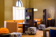 บาร์ คาเฟ่ และเลานจ์ Courtyard by Marriott Newark Silicon Valley