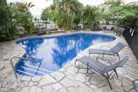 Swimming Pool Cairns Plaza Hotel