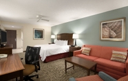 Bedroom 3 Hampton Inn & Suites Outer Banks/ Corolla