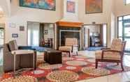 Lobby 3 Comfort Inn & Suites
