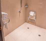 In-room Bathroom 2 Holiday Inn Johannesburg Sunnyside Park, an IHG Hotel