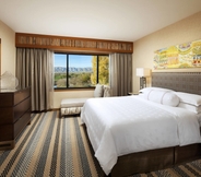 Bedroom 5 Sheraton Grand at Wild Horse Pass