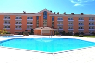 Swimming Pool Hotel Riviera