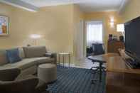 Common Space Fairfield Inn & Suites by Marriott Ottawa Kanata