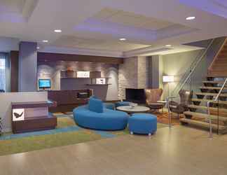 Lobi 2 Fairfield Inn & Suites by Marriott Ottawa Kanata