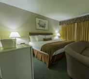 Kamar Tidur 7 Howard Johnson by Wyndham Downtown Kamloops