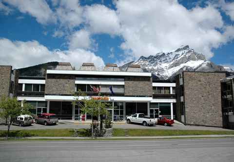 Exterior Banff Voyager Inn
