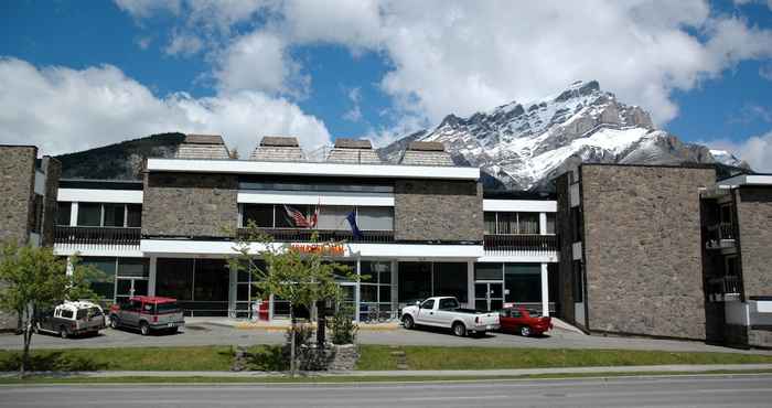 Exterior Banff Voyager Inn