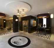 Lobi 3 Hotel Le Versailles