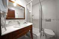 In-room Bathroom Azade Hotel