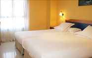 Bedroom 6 Hotel Villa de Pinto