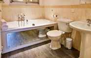 Toilet Kamar 5 Pontlands Park