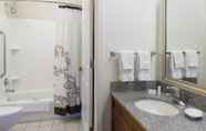 In-room Bathroom 6 Residence Inn by Marriott Rogers