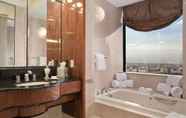 Toilet Kamar 7 Millennium Downtown New York