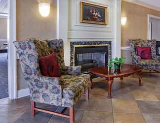 Lobby 2 Days Inn by Wyndham Altavista