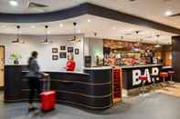 Quầy bar, cafe và phòng lounge ibis Northampton Centre
