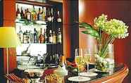 Bar, Kafe, dan Lounge 7 Phi Hotel Emilia