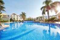 Swimming Pool Hotel PortAventura - Theme Park Tickets Included