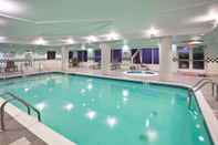 สระว่ายน้ำ Hampton Inn Clifton Park