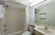 In-room Bathroom 5 Microtel Inn & Suites by Wyndham Lady Lake/The Villages