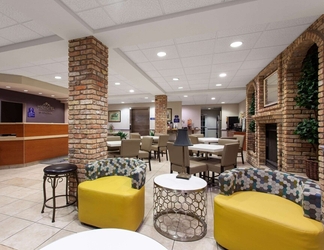 Lobi 2 Microtel Inn & Suites by Wyndham Lady Lake/The Villages