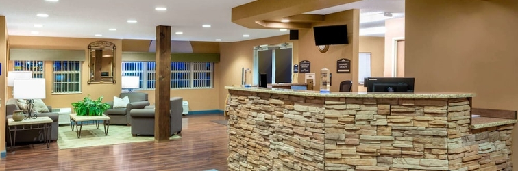 Lobby Microtel Inn & Suites by Wyndham Raton