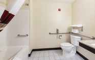 Toilet Kamar 3 Red Roof Inn Auburn