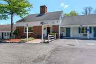 Exterior Knights Inn Danvers