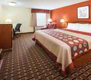 Kamar Tidur 7 Super 8 by Wyndham White Hall