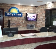 ล็อบบี้ 5 Days Inn by Wyndham Maumee/Toledo