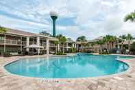 Kolam Renang Seafarer Inn & Suites, Ascend Hotel Collection