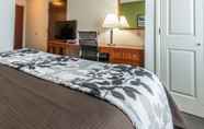 ห้องนอน 3 Sleep Inn & Suites