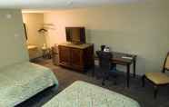 Bedroom 4 Queen City Inn