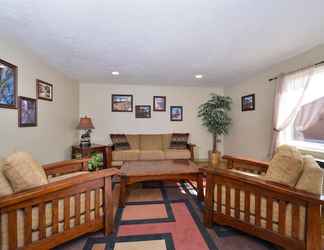 Lobby 2 Red Ledges Inn